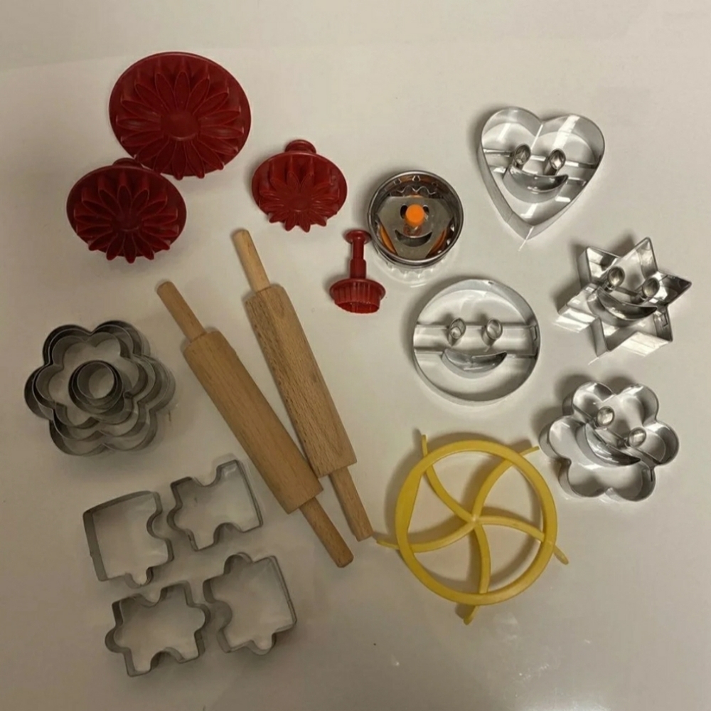 Mini Rolling Pins with Cookie Cutters